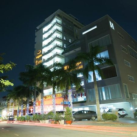 Sen Han Hotel Phnom Penh Esterno foto