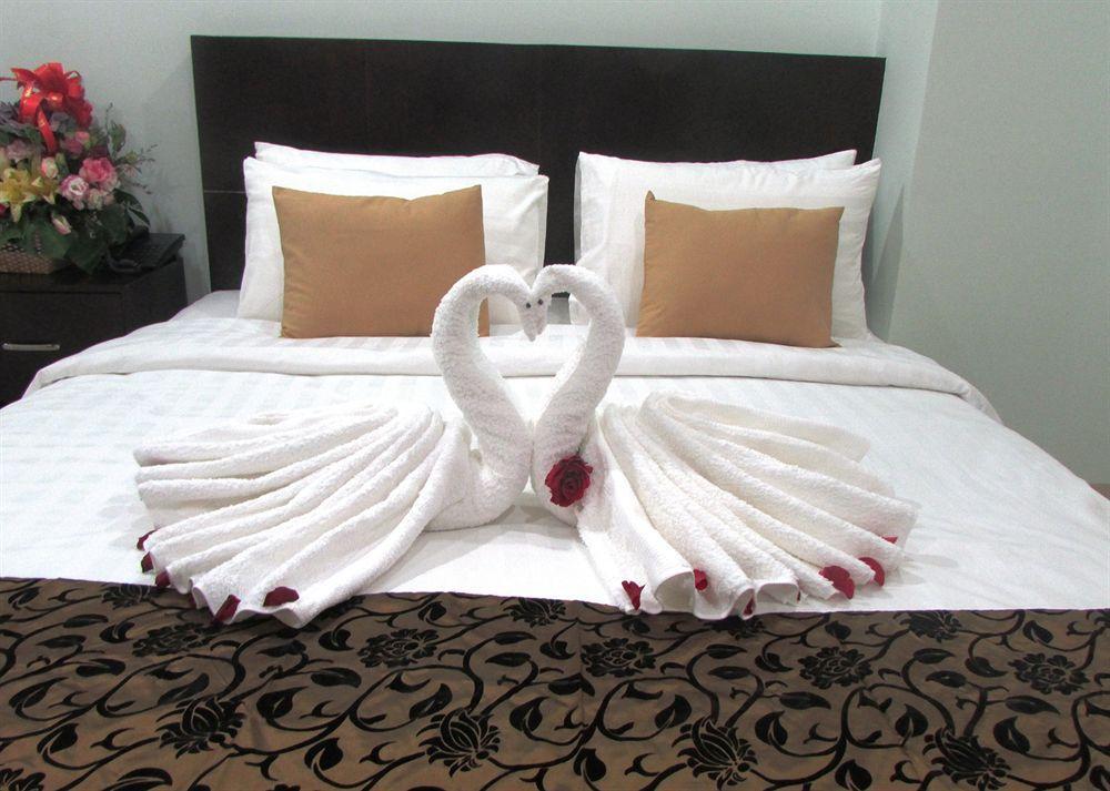 Sen Han Hotel Phnom Penh Esterno foto