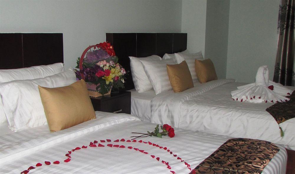 Sen Han Hotel Phnom Penh Esterno foto