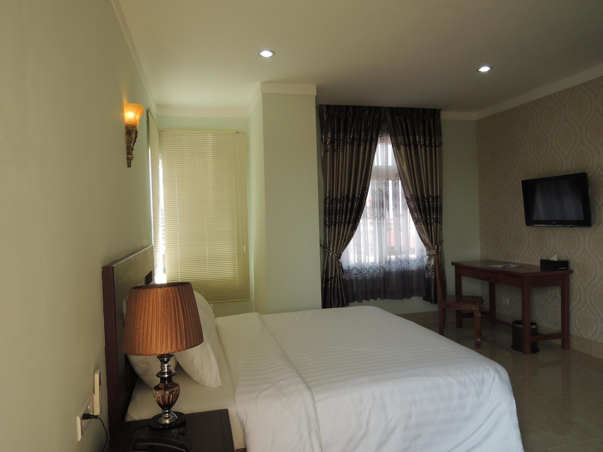 Sen Han Hotel Phnom Penh Esterno foto