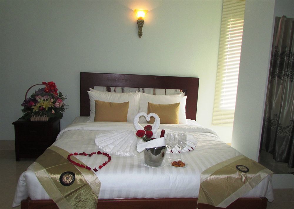 Sen Han Hotel Phnom Penh Esterno foto
