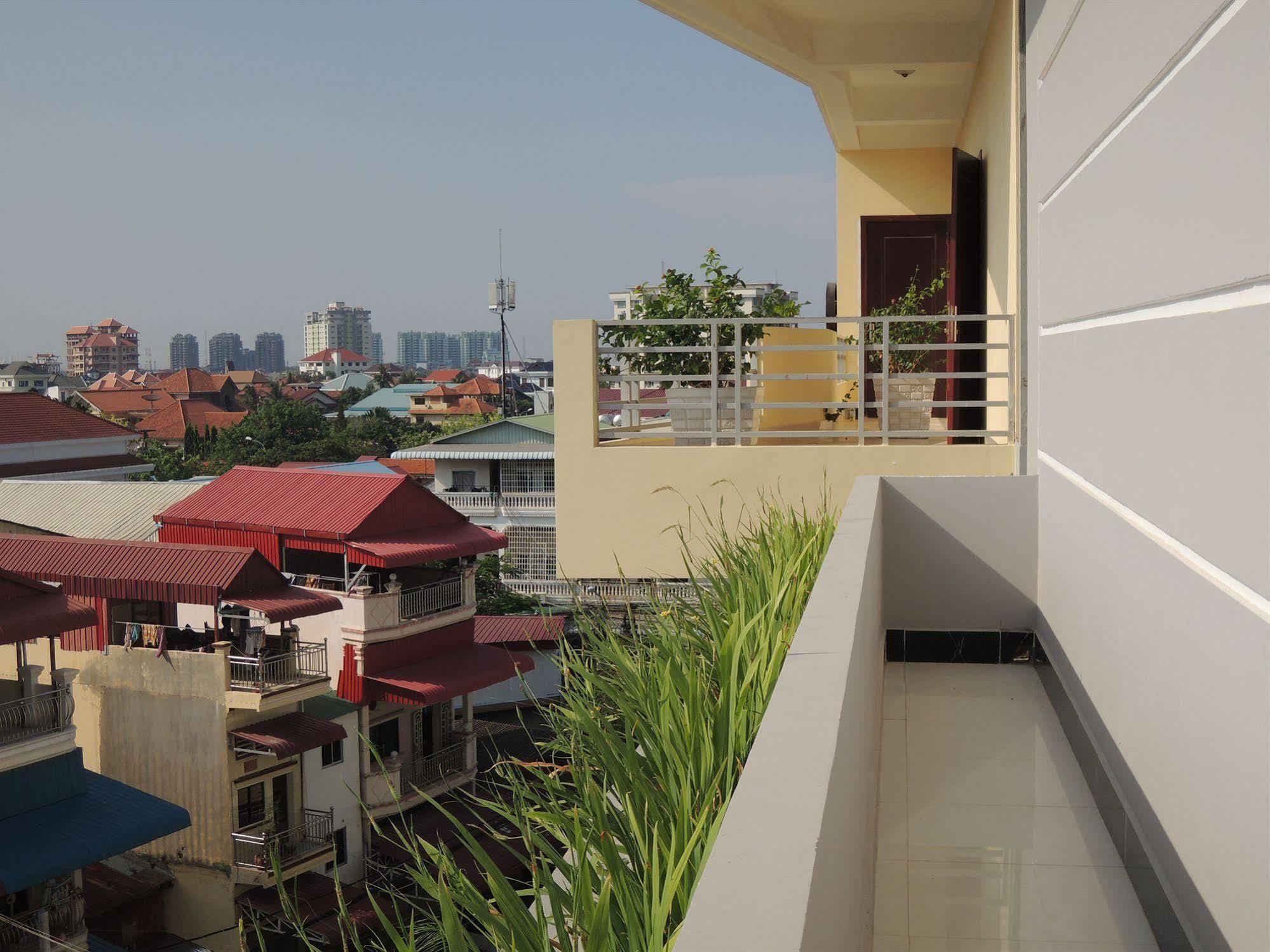 Sen Han Hotel Phnom Penh Esterno foto
