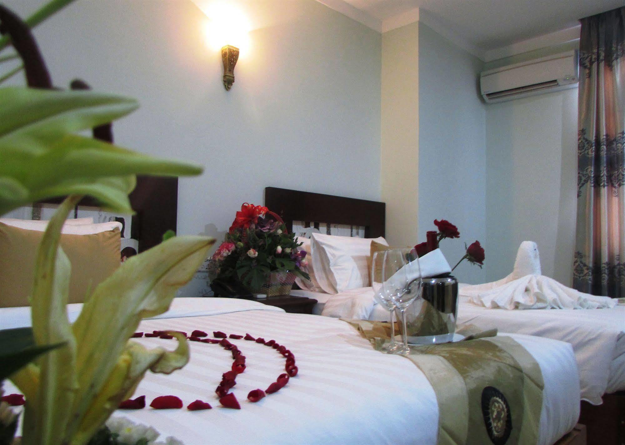 Sen Han Hotel Phnom Penh Esterno foto