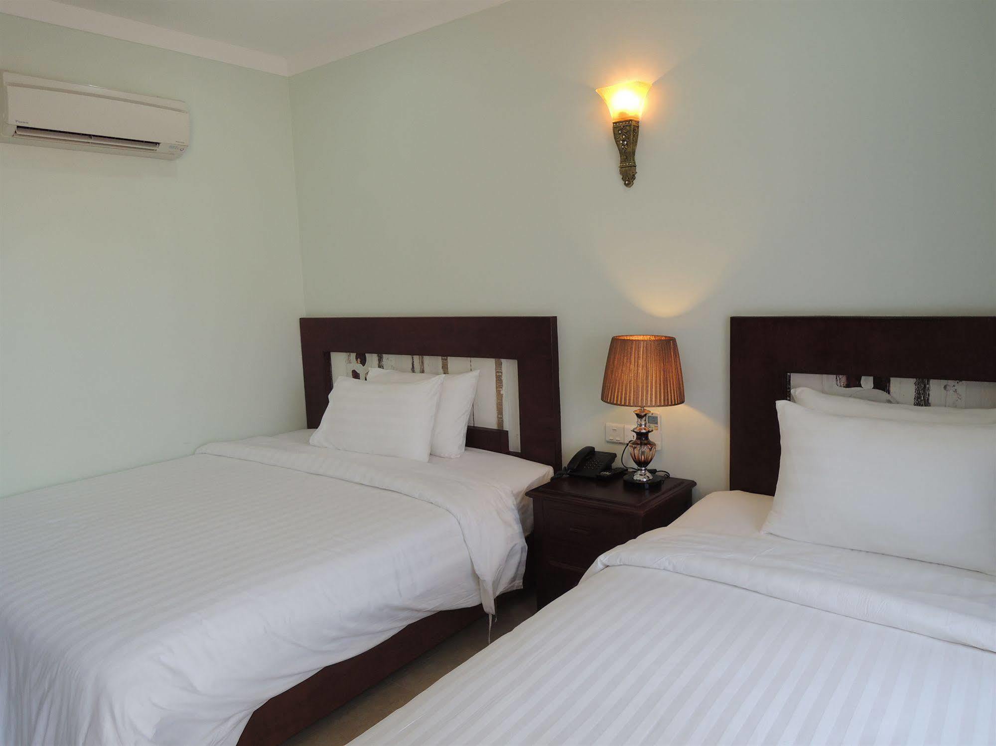 Sen Han Hotel Phnom Penh Esterno foto