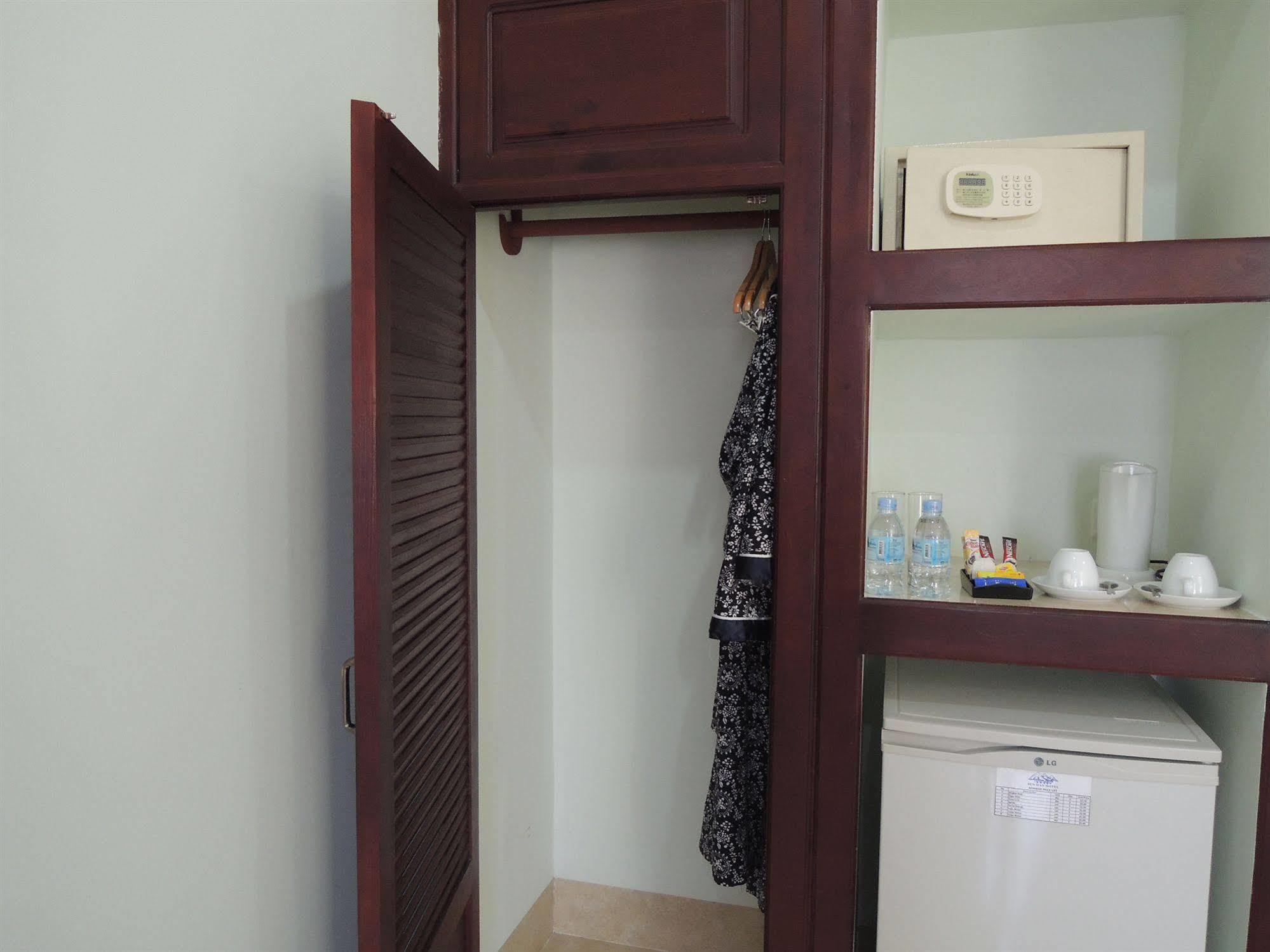 Sen Han Hotel Phnom Penh Esterno foto