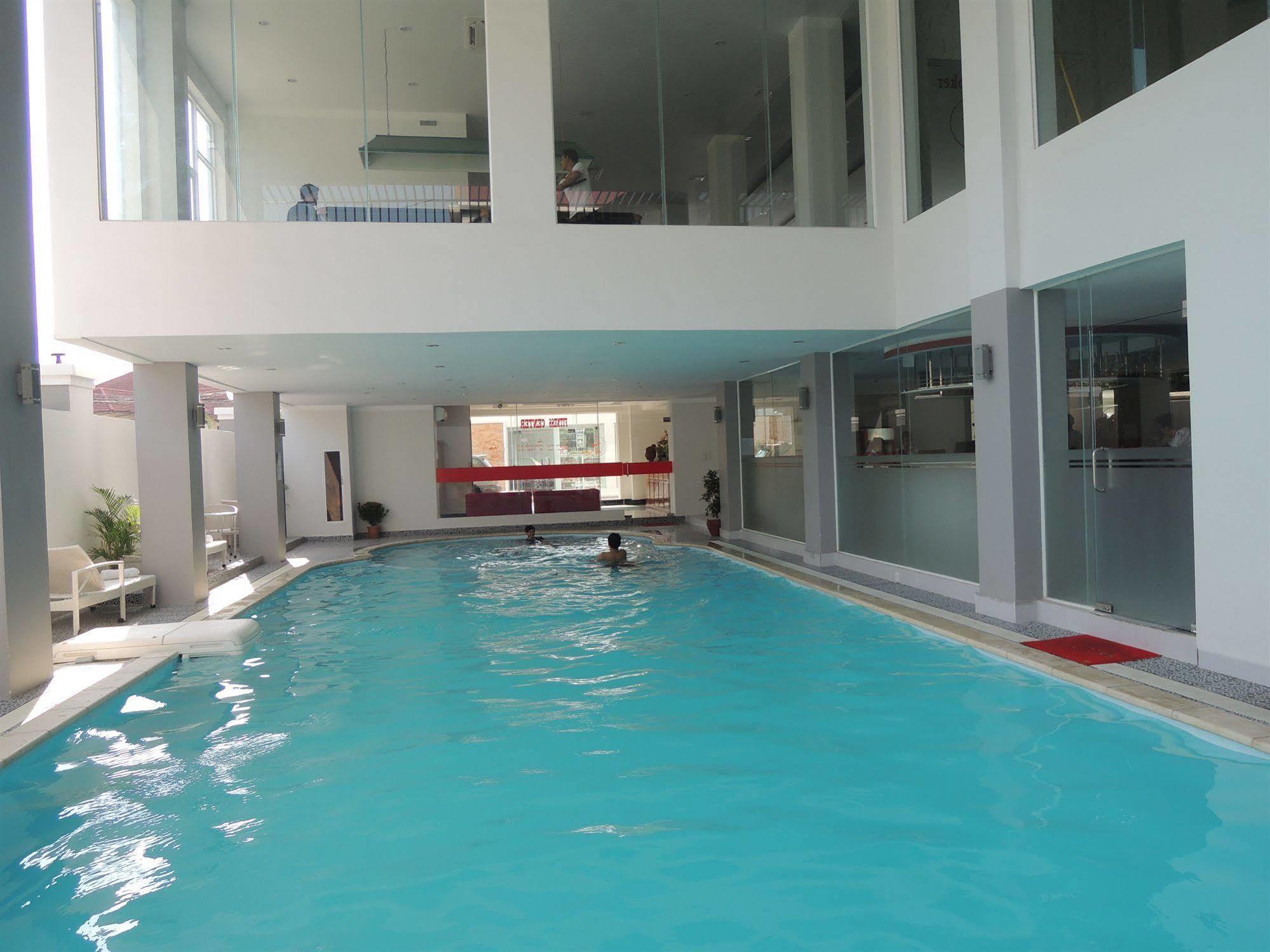 Sen Han Hotel Phnom Penh Esterno foto