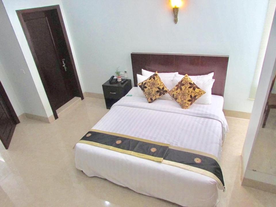 Sen Han Hotel Phnom Penh Esterno foto