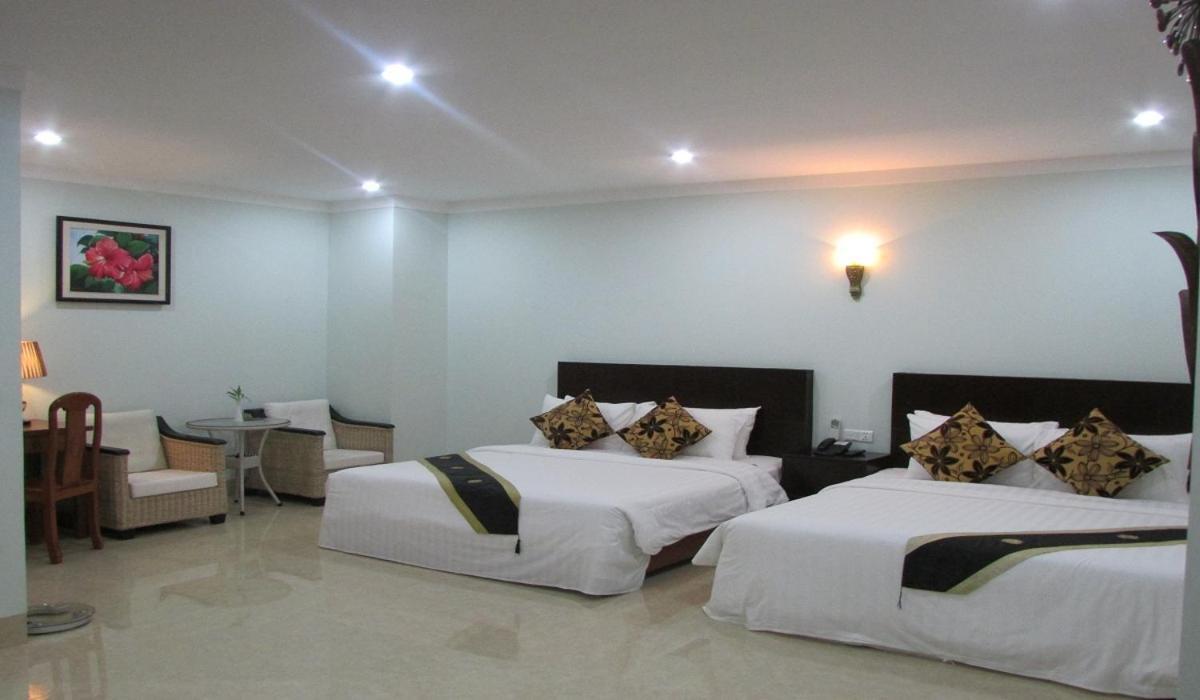 Sen Han Hotel Phnom Penh Esterno foto