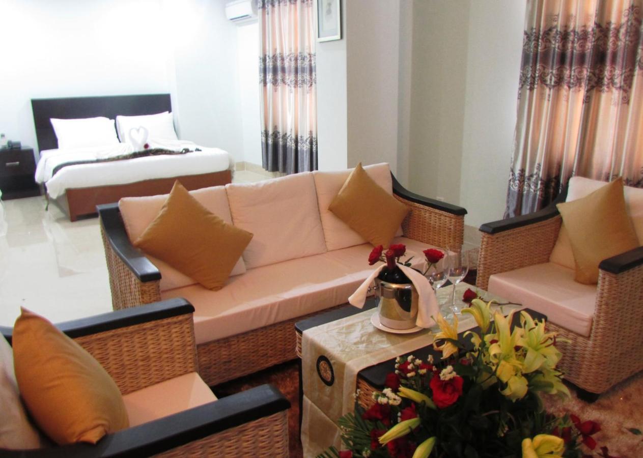 Sen Han Hotel Phnom Penh Esterno foto