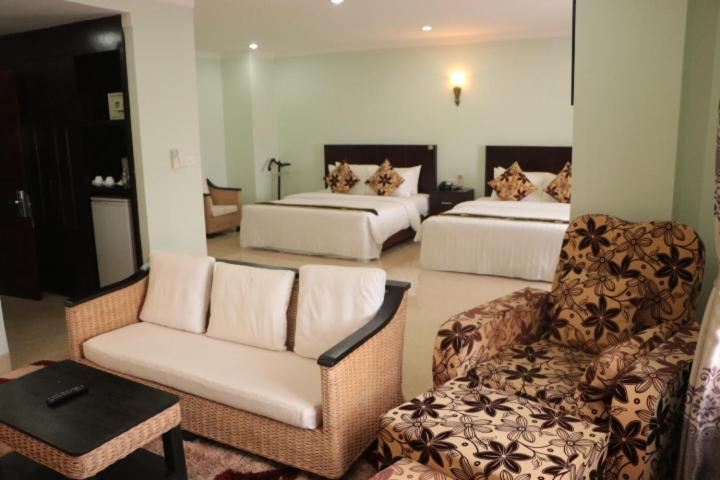 Sen Han Hotel Phnom Penh Esterno foto