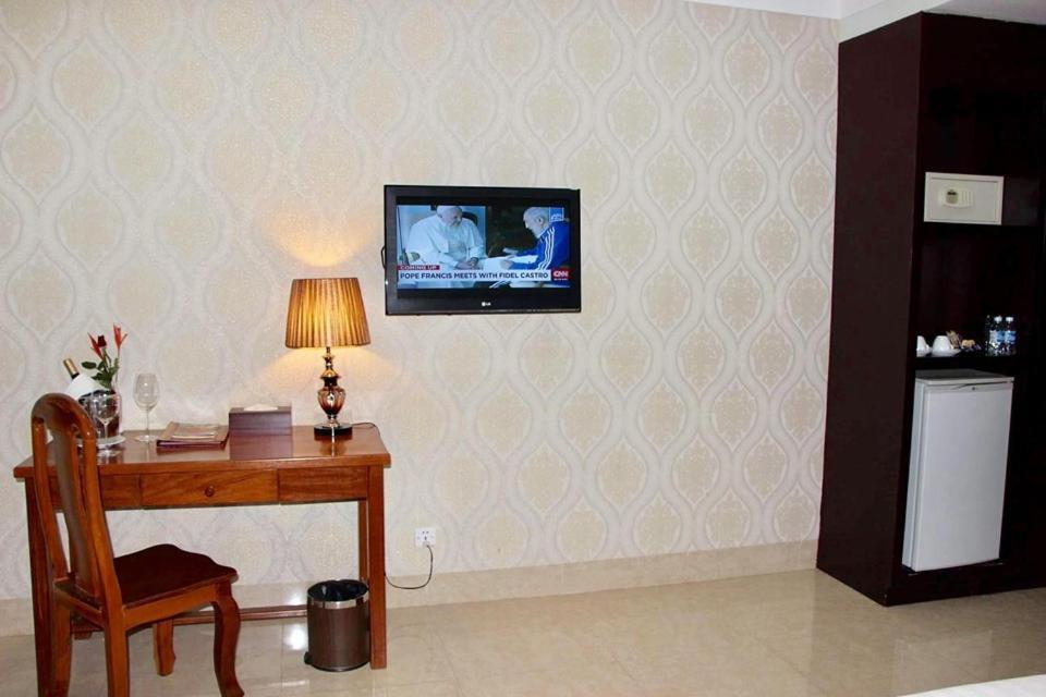 Sen Han Hotel Phnom Penh Esterno foto