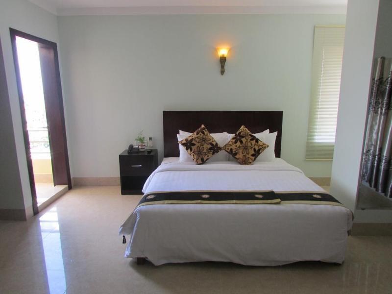 Sen Han Hotel Phnom Penh Esterno foto